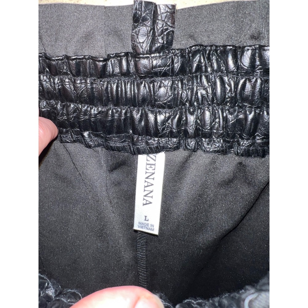Zenana Black Croc Embossed Faux Leather Paperbag Waist Shorts Large - Picture 2 of 3